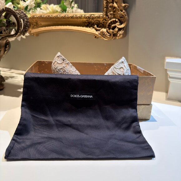 NEW with box Dolce & Gabbana Bellucci White Pumps, size 37 - Picture 4 of 7